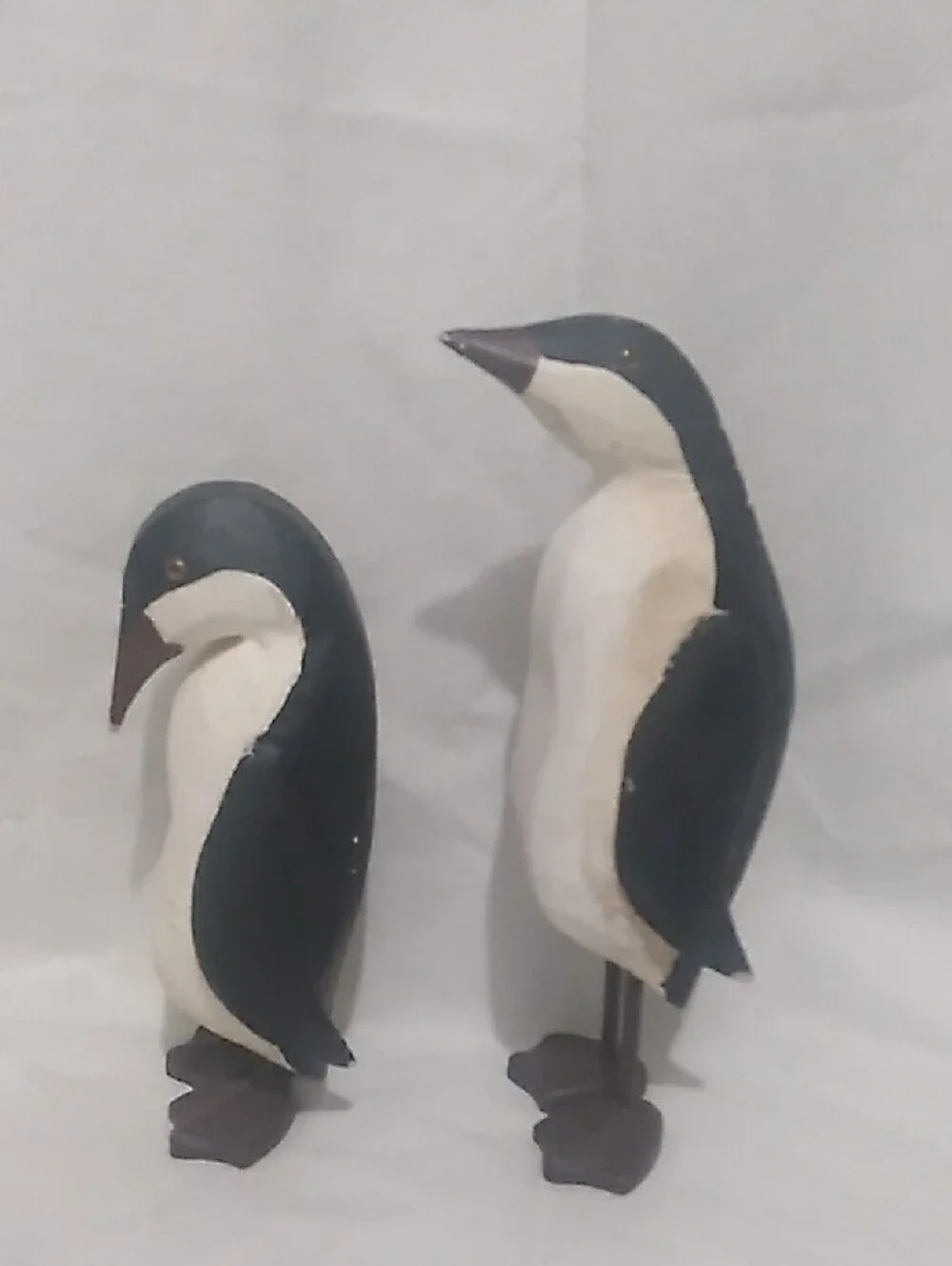 Vintage Folk Art Handcrafted Wooden Penguin Figurine Pair (B5)